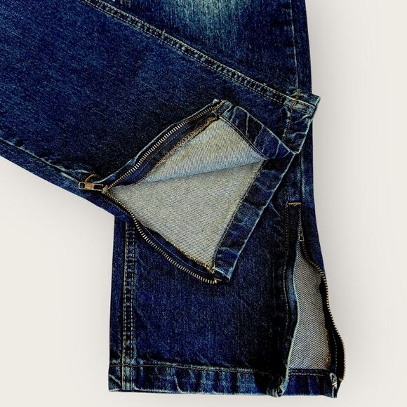 boohooMAN Relaxed Rigid Button Fly Rip Knee Blue Jeans Zip Hem Size 30X37 Tall - Picture 10 of 14